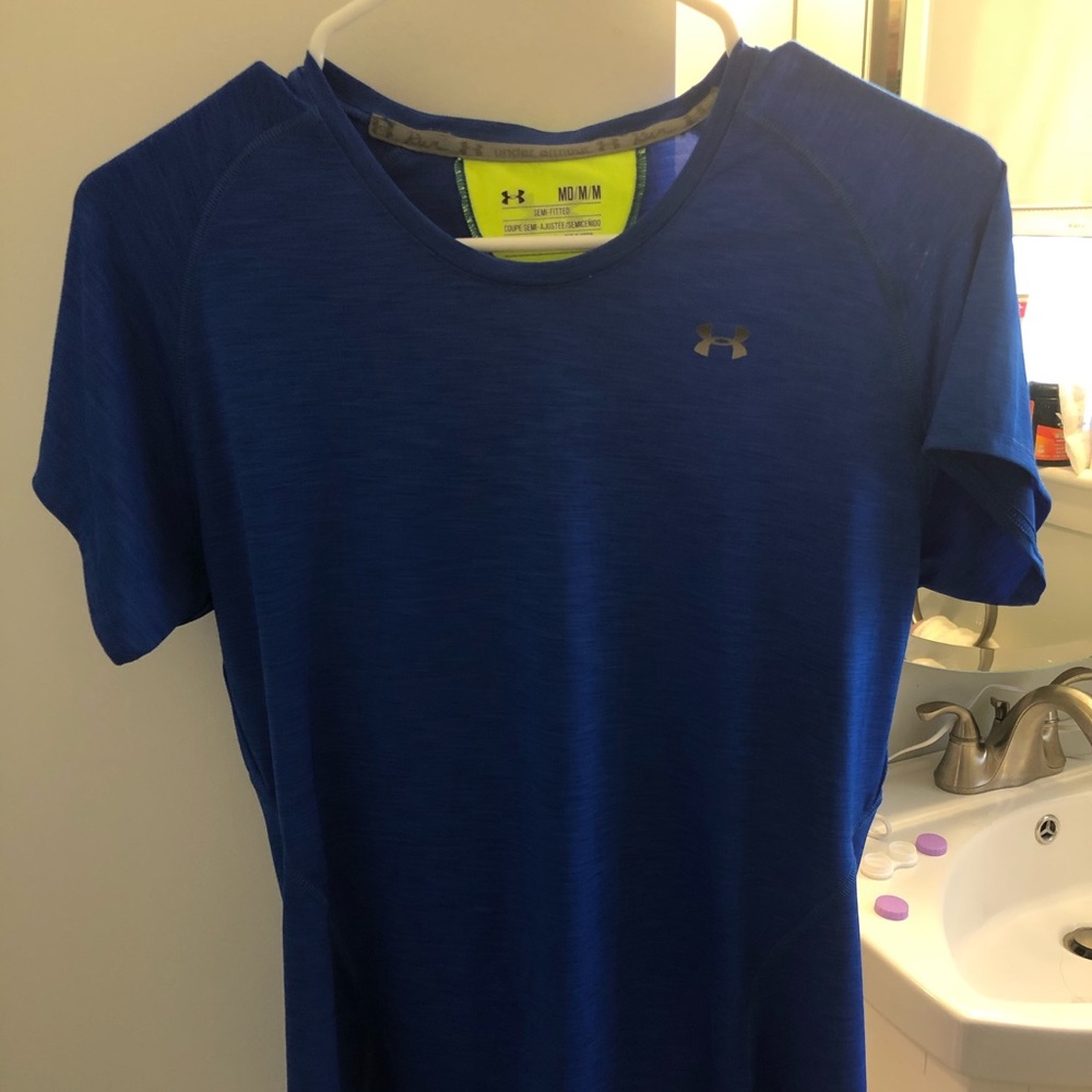 Under Armor heat gear top